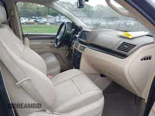2010 Volkswagen Routan SE z VIN 2V4RW3D15AR333236, wystawiony jako IAAI lot #42020704 z przebiegiem 117 144 mil mil oraz . Historia ofert i sprzedaży dostępna na DreamBid. Obrazek 5.