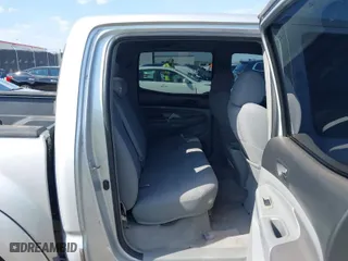 2007 Toyota Tacoma with VIN 3TMLU42N37M011891, listed as a IAAI auction lot 41662957 with 273,821 mi miles. Bid and sale history available at carsss.com. Image 8.