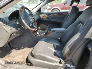 2001 Mercedes-Benz CL AMG z VIN WDBPJ73J61A011135, wystawiony jako Copart lot #59703305 z przebiegiem Nie podano mil oraz Czysty tytuł • Clean title. Historia ofert i sprzedaży dostępna na DreamBid. Obrazek 7.