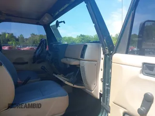 2000 Jeep Wrangler Sahara с VIN 1J4FA59S0YP748057, выставлен на аукционе IAAI как лот 42420342 с пробегом 195 963 миль миль и . История ставок и продаж доступна на DreamBid. Изображение 5.