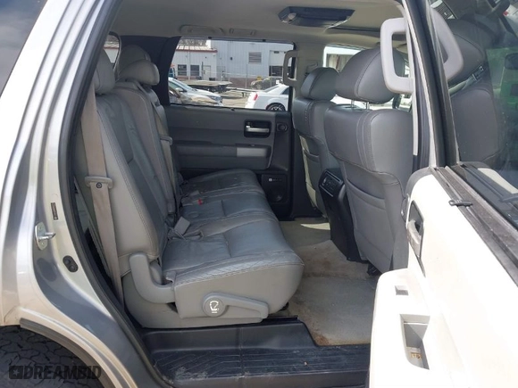 2008 Toyota Sequoia Ltd with VIN 5TDBY68A98S000170, listed as a IAAI auction lot 41842969 with 341,672 mi miles. Bid and sale history available at carsss.com. Image 8.