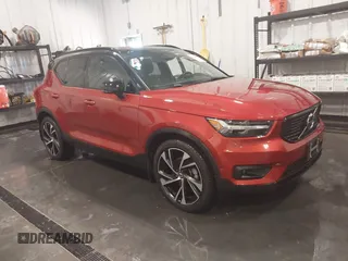 2021 Volvo XC40 R-Design with VIN YV4162UM5M2438242, listed as a IAAI auction lot 41666542 with 45,280 mi miles and . Bid and sale history available at carsss.com. Image 1.