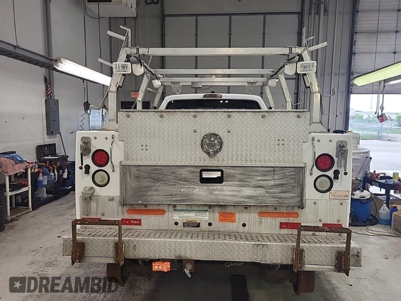 2011 Ford F-350 z VIN 1FD7X3B68BEC03720, wystawiony jako IAAI lot #42409023 z przebiegiem 332 380 mil mil oraz . Historia ofert i sprzedaży dostępna na DreamBid. Obrazek 19.