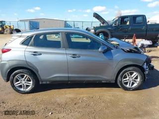 2020 Hyundai Kona SE with VIN KM8K1CAA6LU585402, listed as a IAAI auction lot 41681666 with 169,614 mi miles. Bid and sale history available at carsss.com. Image 14.