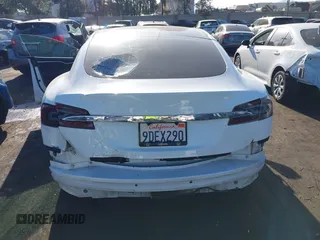 2013 Tesla Model S z VIN 5YJSA1CG0DFP22533, wystawiony jako IAAI lot #42519702 z przebiegiem 168 313 mil mil oraz . Historia ofert i sprzedaży dostępna na DreamBid. Obrazek 17.