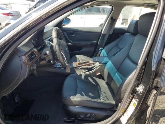 2006 BMW 3 Series 330i с VIN WBAVB33506PS16243, выставлен на аукционе Copart как лот 56112935 с пробегом 153 657 миль миль и Списание • Salvage title. История ставок и продаж доступна на DreamBid. Изображение 7.
