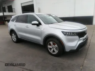2021 Kia Sorento LX with VIN 5XYRG4LC3MG052013, listed as a IAAI auction lot 41219176 with 86,428 mi miles. Bid and sale history available at carsss.com. Image 1.