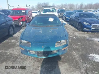 1995 Chevrolet Camaro Z28 z VIN 2G1FP32P5S2196335, wystawiony jako IAAI lot #41261378 z przebiegiem 126 260 mil mil oraz . Historia ofert i sprzedaży dostępna na DreamBid. Obrazek 11.