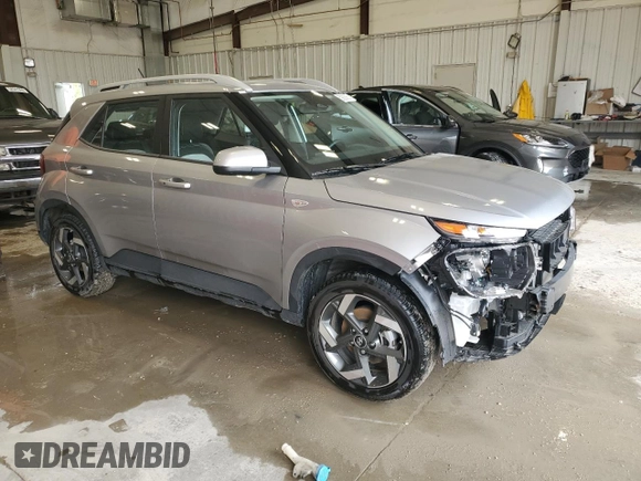 2024 Hyundai Venue SEL z VIN KMHRC8A37RU284685, wystawiony jako Copart lot #59228065 z przebiegiem 8 816 mil mil oraz Szkoda całkowita • Salvage title. Historia ofert i sprzedaży dostępna na DreamBid. Obrazek 4.