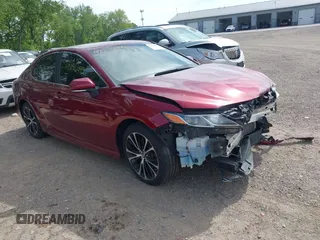 2018 Toyota Camry LE с VIN 4T1B11HK1JU589728, выставлен на аукционе IAAI как лот 42296499 с пробегом 86 809 миль миль и . История ставок и продаж доступна на DreamBid. Изображение 1.