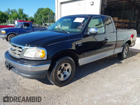 2001 Ford F-150 XL z VIN 1FTRX17WX1NB86721, wystawiony jako IAAI lot #42319610 z przebiegiem 254 826 mil mil oraz . Historia ofert i sprzedaży dostępna na DreamBid. Obrazek 2.