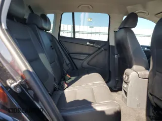2017 Volkswagen Tiguan S z VIN WVGAV7AX6HK012370, wystawiony jako Copart lot #78956614 z przebiegiem 131 833 mil mil oraz Czysty tytuł • Clean title. Historia ofert i sprzedaży dostępna na DreamBid. Obrazek 11.