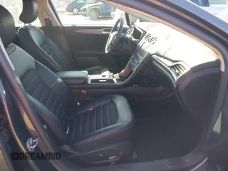 2017 Ford Fusion SE z VIN 3FA6P0HD8HR211638, wystawiony jako IAAI lot #42029399 z przebiegiem 90 262 mil mil oraz . Historia ofert i sprzedaży dostępna na DreamBid. Obrazek 5.