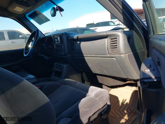 2002 Chevrolet Silverado 1500 LT with VIN 2GCEK19T921226130, listed as a IAAI auction lot 41397105 with 298,115 mi miles. Bid and sale history available at carsss.com. Image 5.