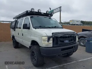 2013 Ford Econoline Passenger XL with VIN 1FBSS3BL2DDA43270, listed as a IAAI auction lot 41381513 with 122,365 mi miles. Bid and sale history available at carsss.com. Image 1.