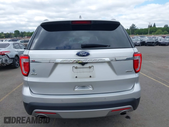 2017 Ford Explorer XLT z VIN 1FM5K8D88HGC35582, wystawiony jako IAAI lot #39443704 z przebiegiem 75 251 mil mil oraz . Historia ofert i sprzedaży dostępna na DreamBid. Obrazek 16.