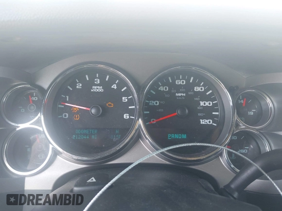 2009 Chevrolet Silverado 1500 LT with VIN 3GCEC23039G118833, listed as a IAAI auction lot 42018681 with 212,044 mi miles. Bid and sale history available at carsss.com. Image 7.