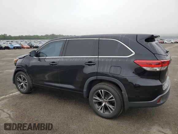 2018 Toyota Highlander LE z VIN 5TDBZRFH3JS871179, wystawiony jako Copart lot #59553235 z przebiegiem 130 069 mil mil oraz Szkoda całkowita • Salvage title. Historia ofert i sprzedaży dostępna na DreamBid. Obrazek 2.