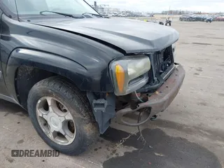2004 Chevrolet TrailBlazer EXT LT with VIN 1GNET16S746115863, listed as a IAAI auction lot 41453236 with 198,099 mi miles. Bid and sale history available at carsss.com. Image 13.