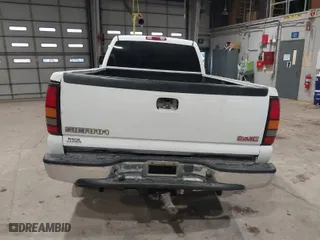 2004 GMC Sierra 2500HD SLE with VIN 1GTHK23134F120214, listed as a IAAI auction lot 41611677 with 315,585 mi miles. Bid and sale history available at carsss.com. Image 17.