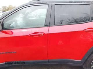 2019 Jeep Compass Trailhawk with VIN 3C4NJDDB6KT786348, listed as a IAAI auction lot 41963536 with 58,598 mi miles and . Bid and sale history available at DreamBid. Image 14.