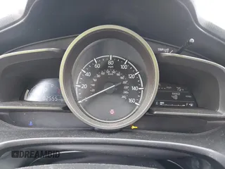 2018 Mazda 3 Sport z VIN 3MZBN1U7XJM197018, wystawiony jako IAAI lot #42229988 z przebiegiem 82 555 mil mil oraz . Historia ofert i sprzedaży dostępna na DreamBid. Obrazek 7.