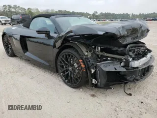 2018 Audi R8 z VIN WUAVACFX8J7900987, wystawiony jako Copart lot #45409684 z przebiegiem 6572 mil mil oraz . Historia ofert i sprzedaży dostępna na DreamBid. Obrazek 4.
