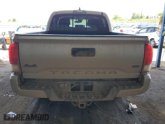 2022 Toyota Tacoma SR z VIN 3TMCZ5AN2NM470545, wystawiony jako Copart lot #58419285 z przebiegiem 57 599 mil mil oraz Szkoda całkowita • Salvage title. Historia ofert i sprzedaży dostępna na DreamBid. Obrazek 6.