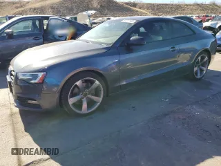 2015 Audi A5 Premium Plus z VIN WAUMFAFR4FA000675, wystawiony jako Copart lot #50227165 z przebiegiem 104 995 mil mil oraz Szkoda całkowita • Salvage title. Historia ofert i sprzedaży dostępna na DreamBid. Obrazek 1.