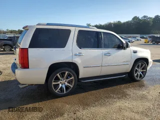 2011 Cadillac Escalade Luxury z VIN 1GYS4BEF6BR358184, wystawiony jako Copart lot #77089234 z przebiegiem 240 804 mil mil oraz Szkoda całkowita • Salvage title. Historia ofert i sprzedaży dostępna na DreamBid. Obrazek 3.