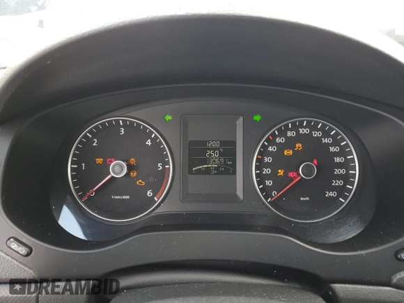 2014 Volkswagen Jetta with VIN 3VWWL7AJ8EM264246, listed as a Copart auction lot 84331484 with 130,691 mi miles and Salvage title. Bid and sale history available at DreamBid. Image 9.