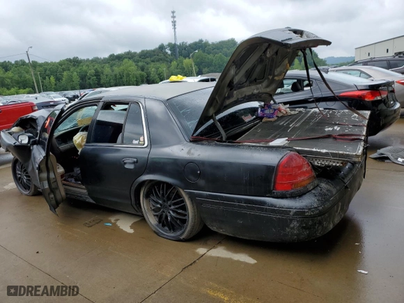 2000 Ford Crown Victoria with VIN 2FAFP73W9YX211814, listed as a Copart auction lot 83320894 with 199,484 mi miles and Non Repairable. Bid and sale history available at carsss.com. Image 2.
