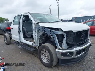 2023 Ford F-250 XL с VIN 1FT7W2BA6PEC73116, выставлен на аукционе IAAI как лот 42595189 с пробегом 15 778 миль миль и . История ставок и продаж доступна на DreamBid. Изображение 14.