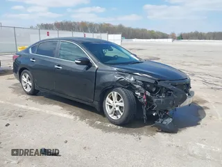2015 Nissan Altima 2.5 z VIN 1N4AL3AP2FC419652, wystawiony jako IAAI lot #41989774 z przebiegiem 165 324 mil mil oraz . Historia ofert i sprzedaży dostępna na DreamBid. Obrazek 1.