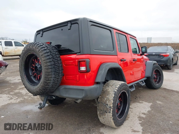 2020 Jeep Wrangler Unlimited Sport z VIN 1C4HJXDN8LW184653, wystawiony jako IAAI lot #41560198 z przebiegiem 64 880 mil mil oraz . Historia ofert i sprzedaży dostępna na DreamBid. Obrazek 4.