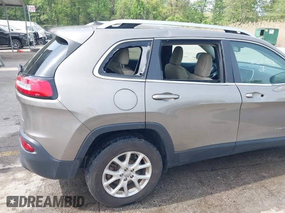 2016 Jeep Cherokee Latitude with VIN 1C4PJMCS6GW242153, listed as a IAAI auction lot 42107782 with 90,562 mi miles and . Bid and sale history available at carsss.com. Image 6.