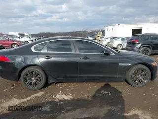 2017 Jaguar XF 35t Premium with VIN SAJBJ4BV4HCY35231, listed as a IAAI auction lot 41422811 with 92,484 mi miles. Bid and sale history available at carsss.com. Image 12.