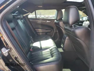 2022 Chrysler 300 S z VIN 2C3CCABG1NH115945, wystawiony jako Copart lot #53446005 z przebiegiem 58 184 mil mil oraz Szkoda całkowita • Salvage title. Historia ofert i sprzedaży dostępna na DreamBid. Obrazek 10.