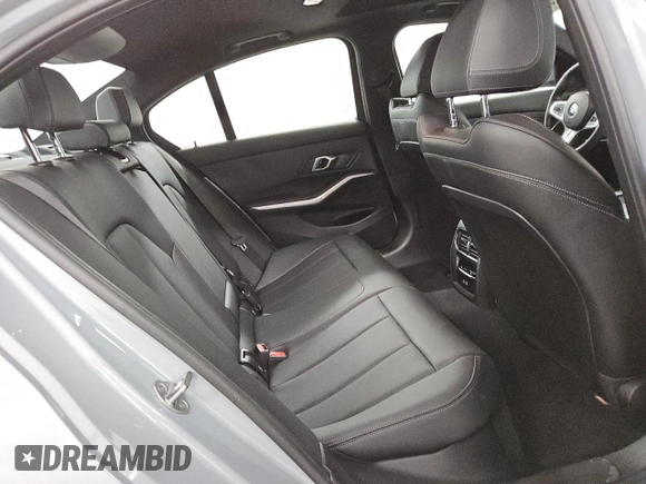 2024 BMW 3 Series 330i xDrive z VIN 3MW89FF05R8E63867, wystawiony jako Copart lot #89361635 z przebiegiem 20 190 mil mil oraz Czysty tytuł • Clean title. Historia ofert i sprzedaży dostępna na DreamBid. Obrazek 10.