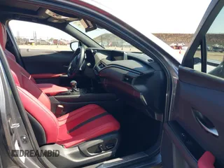 2021 Lexus UX 250h F Sport z VIN JTHR9JBH3M2052706, wystawiony jako IAAI lot #42321784 z przebiegiem 23 290 mil mil oraz . Historia ofert i sprzedaży dostępna na DreamBid. Obrazek 5.