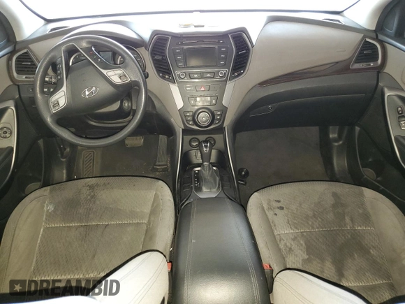 2017 Hyundai Santa Fe 2.4L z VIN 5XYZT3LB7HG495591, wystawiony jako Copart lot #58446915 z przebiegiem Nie podano mil oraz Czysty tytuł • Clean title. Historia ofert i sprzedaży dostępna na DreamBid. Obrazek 8.