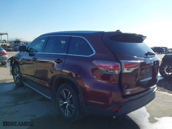 2016 Toyota Highlander XLE with VIN 5TDKKRFH4GS134179, listed as a IAAI auction lot 41441485 with 216,571 mi miles. Bid and sale history available at carsss.com. Image 3.