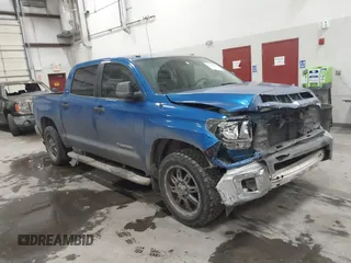 2018 Toyota Tundra 2WD SR5 with VIN 5TFEM5F15JX131991, listed as a IAAI auction lot 41084307 with 63,232 mi miles. Bid and sale history available at carsss.com. Image 1.