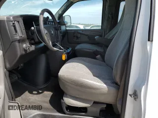 2013 Chevrolet Express Passenger LT z VIN 1GAZG1FG0D1167528, wystawiony jako Copart lot #53741965 z przebiegiem 103 253 mil mil oraz Szkoda całkowita • Salvage title. Historia ofert i sprzedaży dostępna na DreamBid. Obrazek 7.