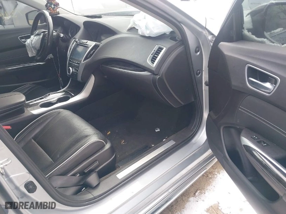 2018 Acura TLX w/Technology Pkg with VIN 19UUB2F51JA001875, listed as a IAAI auction lot 41002872 with 134,192 mi miles. Bid and sale history available at carsss.com. Image 5.