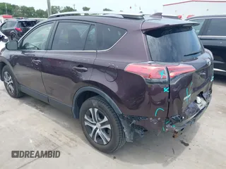 2018 Toyota RAV4 LE с VIN 2T3BFREV9JW850710, выставлен на аукционе IAAI как лот 42261615 с пробегом 69 869 миль миль и . История ставок и продаж доступна на DreamBid. Изображение 3.