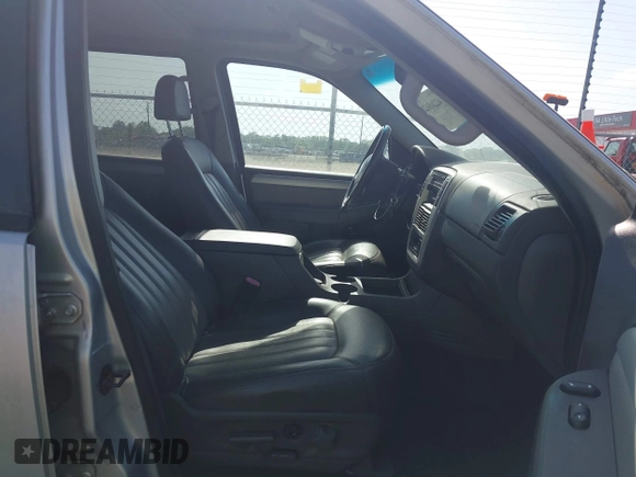 2002 Mercury Mountaineer with VIN 4M2DU66E92UJ19456, listed as a IAAI auction lot 42268628 with 112,812 mi miles and . Bid and sale history available at DreamBid. Image 5.