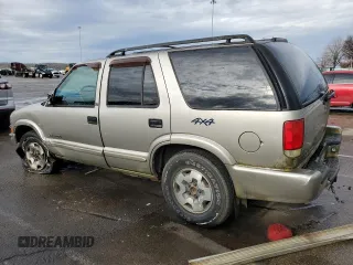 2002 Chevrolet Blazer LS z VIN 1GNDT13WX2K128730, wystawiony jako Copart lot #48050165 z przebiegiem 155 475 mil mil oraz Szkoda całkowita • Salvage title. Historia ofert i sprzedaży dostępna na DreamBid. Obrazek 2.