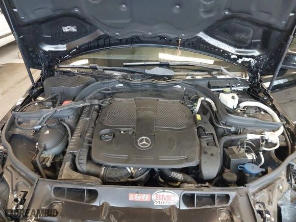 2013 Mercedes-Benz C-Class C 300 Sport with VIN WDDGF8AB2DR277297, listed as a IAAI auction lot 40951155 with 122,035 mi miles. Bid and sale history available at carsss.com. Image 10.