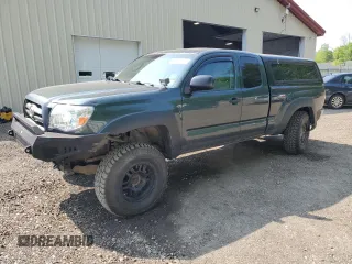 2010 Toyota Tacoma z VIN 5TEUU4EN8AZ725512, wystawiony jako Copart lot #59313135 z przebiegiem 137 382 mil mil oraz Szkoda całkowita • Salvage title. Historia ofert i sprzedaży dostępna na DreamBid. Obrazek 1.